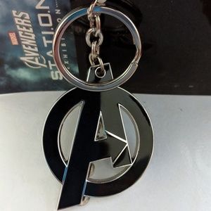 Brand New Silver Tone Avengers Keychain